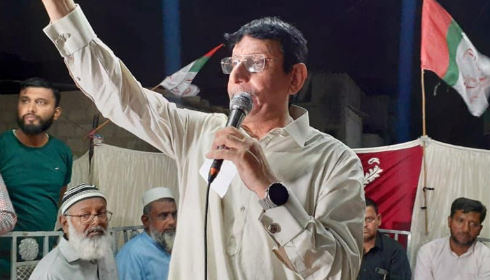 MQM-Pakistan senior leader Syed Amin Ul Haque addresses the corner meeting in Oranagi Town on October 11, 2023. — Facebook/Syed Aminul Haque