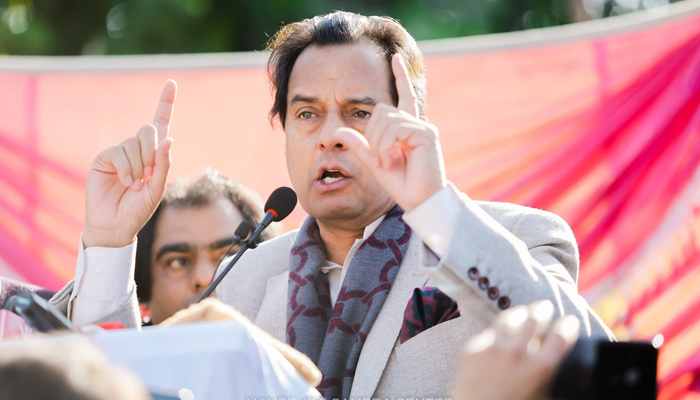 Pakistan Muslim League-Nawaz leader Captain (r) Mohammad Safdar addresses a gathering of party supporters in Mansehra on December 21, 2023. — Facebook/Capt (R) Muhammad Safdar Awan [Official]