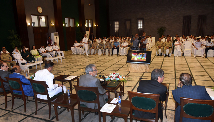 Caretaker Sindh Chief Minister Justice (retd) Maqbool Baqar addresses the participants of the Pakistan Navy Staff Course at CM House on January 10, 2024. — Facebook/Sindh Chief Minister House