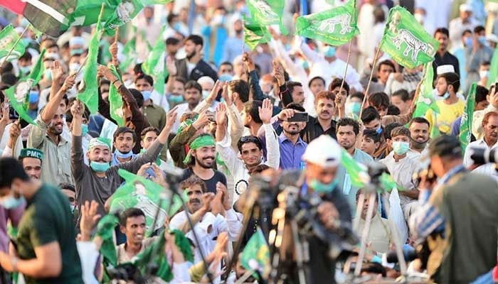 PML-N’s workers attend a rally in Gujranwala. — X/@pmln_org