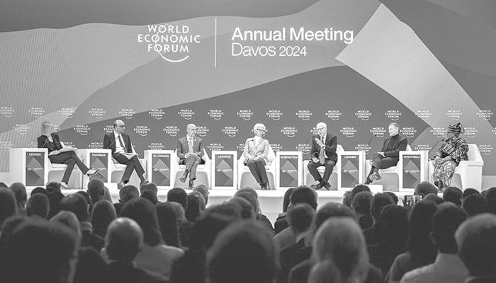 Davos: (L-R) Bloomberg Television´s journalist Francine Lacqua, Singapore´s President Tharman Shanmugaratnam, Saudi Finance Minister Mohammed al-Jadaan, President of the European Central Bank (ECB) Christine Lagarde, Co-chairman of the private equity firm of The Carlyle Group David Rubenstein, German Finance Minister Christian Lindner and World Trade Organization (WTO) Director-General Ngozi Okonjo-Iweala attend a session on the closing day of the World Economic Forum (WEF) annual meeting. —AFP