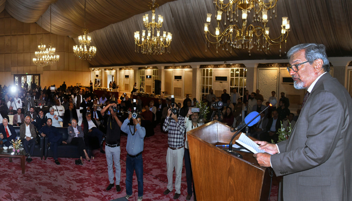 Caretaker Sindh Chief Minister Justice (Retd) Maqbool Baqar speaks at the launching ceremony of e-services Sindh a program organized by the Board of Revenue at a local hotel on January 24, 2024. — Facebook/Sindh Chief Minister House