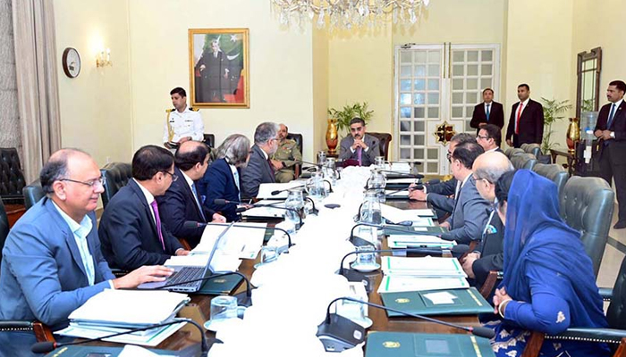 Caretaker Prime Minister Anwaar-ul-Haq Kakar chairing a meeting in Islamabad. — APP/File