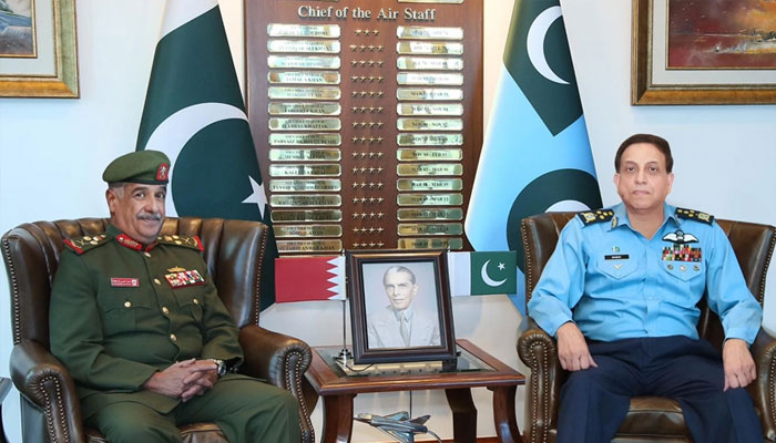 Commander Bahrain National Guard General Sheikh Mohammed Bin Isa Bin Salman Al-Khalifa (lefet0 and Air Chief Marshal Zaheer Ahmed Baber Sidhu (right).—APP