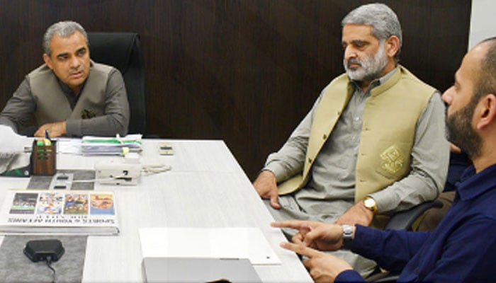 DG Youth Affairs and Sports Punjab Pervez Iqbal chairs a meeting at the ISSP to discuss the training of coaches and collaboration with Punjab University at the National Hockey Stadium on April 4, 2024. — Facebook/Directorate General Sports & Youth Affairs, Punjab