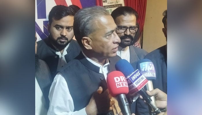 Karachi Grand Alliance (KGA) President Aslam Khan speaks to media persons during an event on January 29, 2024. — Facebook/Karachi Grand Alliance Official