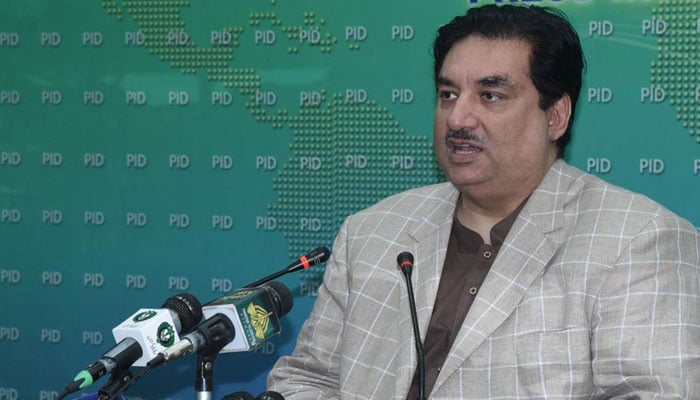 Senior PML-N leader Khurram Dastgir addressing a press conference in Islamabad on July 6, 2022. — PID