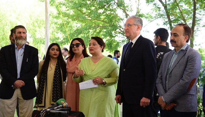 PM Coordinator on Climate Change & Environmental Coordination Romina Khurshid Alam talks to the media along with Azeri Minister & President COP29 Mukhtar Babayev at F9 Park on May 11, 2024. —  APP