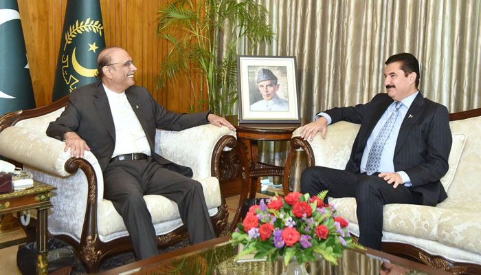 Governor Khyber Pakhtunkhwa Faisal Karim Kundi meets with President Asif Ali Zardari at Aiwan-e-Sadr on May 16, 2024. — APP