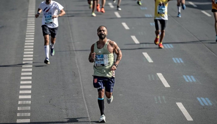 Pakistani runner Faisal Shafi during a race. — Instagram/faisalshafitness/file