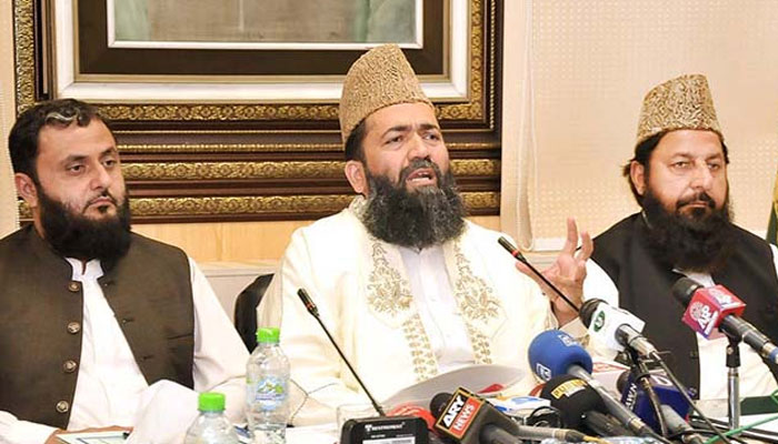 In this image, Chairman Ruet-e-Hilal Committee Pakistan Moulana Syed Muhammad Abdul Khabir Azad addresses a press conference. — APP/File
