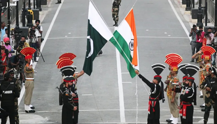 Border personnel of India (L) and Pakistan can be seen in this undated image. — Reuters/File