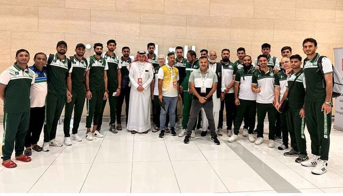 Pakistan volleyball team in a group photo in Bahrain on June 1, 2024. — Facebook/pvfofficials