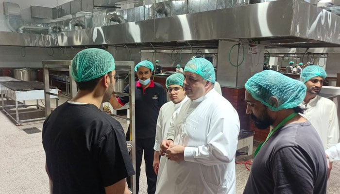 Director Haj Makkah, Faheem Khan Afridi inspects catering kitchens to ensure food quality and hygiene. — APP/File