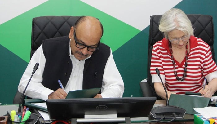 Country Representative of the Food and Agriculture Organisation (FAO) of the United Nations in Pakistan, Florence Rolle, and the Chairman of the Planning and Development Board Punjab, Barrister Nabeel Ahmad Awan, have signed a letter of intent to host the Agriculture Climate Water Portal (ACWA) on June 7, 2024. — Facebbook/PnDBPb