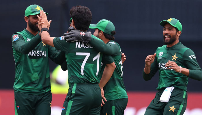 Pakistani players celebrate after dismissing Virat Kohli of India during the ICC Men´s T20 Cricket World Cup 2024 at Nassau County International Cricket Stadium on June 09, 2024 in New York. — AFP