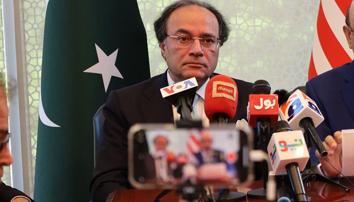 Finance Minister Muhammad Aurangzebs interaction with Pakistani media at the Pakistan embassy in Washington DC, US. — PID/File