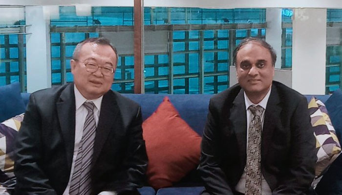 Minister of the International Department of the Central Committee of the Communist Party of China (IDCPC), Mr. Liu Jianchao (left) arrives in Islamabad on a three-day visit. — x/ForeignOfficePk