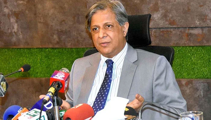 Federal Law Minister Azam Nazir Tarar addressing a press conference on June 22, 2022. — APP