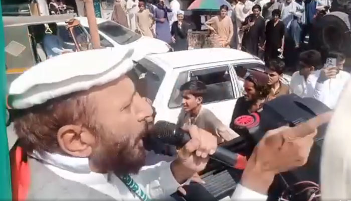 All Qabail Loya Jirga chairman Muhammad Hussain Afridi addressing a protest rally in Bara Chowk, Khyber Pakhtunkhwa on June 3, 2024. — Facebook/Tirah Maidan