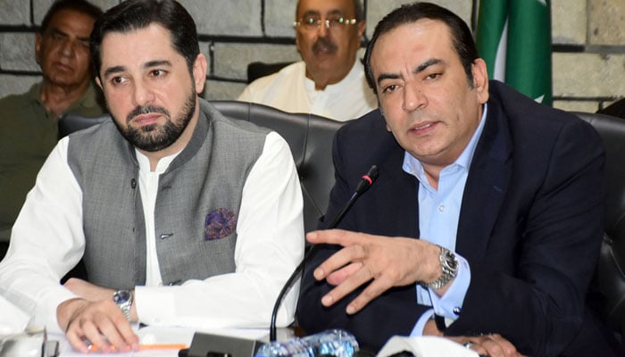 President of Federation of Pakistan Chamber of Commerce and Industry (FPCCI) Atif Ikram Shaikh addressing a press conference at his office in the Federal Capital on June 14, 2024. — ONLINE