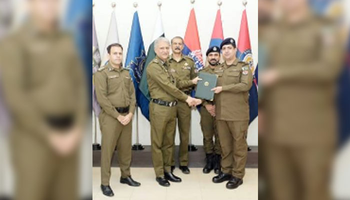 IG Police Punjab Dr Usman Anwar awards a certificate of appreciation to the officer on June 25, 2024. — Facebook/Punjab Police Pakistan