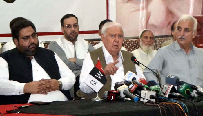 Qaumi Watan Party (QWP) Chairman, Aftab Khan Sherpao addresses to media persons during press conference, in Peshawar on June 29, 2024. — PPI