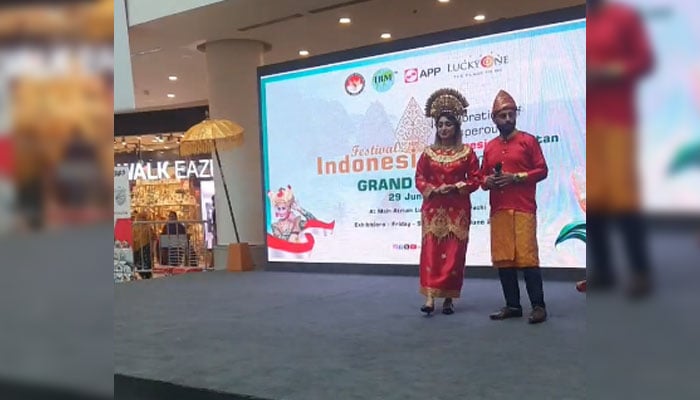 A glimpse of the opening ceremony of the Indonesia Festival organised by the Indonesian Consulate General in Karachi at the mall on 29, 2024. — Screengrab via Instagram/indonesiainkarachi