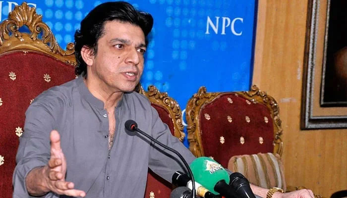Senator and former federal minister Faisal Vawda addressing a press conference in this undated photo. — APP/File