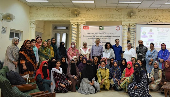 A group photo of scientists from North Carolina State University (NCSU), USA along with peopole from Fatima Jinnah Women University (FJWU) after the conclusion of the workshop on June 29, 2024. — Facebook/Fjwu_Official