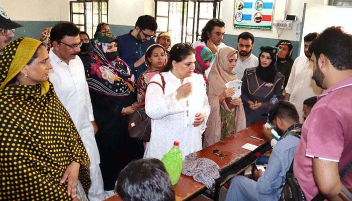 Chairperson of the Benazir Income Support Programme (BISP), Senator Rubina Khalid, inspects the payment disbursement mechanism at a payment campsite on July 2, 2024. — APP