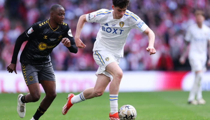 Leeds United midfielder Archie Gray (right) seen in this image. — AFP/file