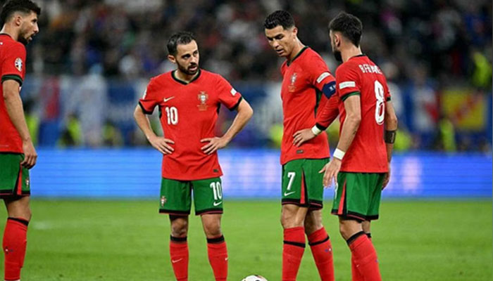 Portugal have a strong generation of talent, including outstanding players in their prime, such as Bernardo Silva (left) Bruno Fernandes (right), Rafael Leao and Vitinha.— AFP/file