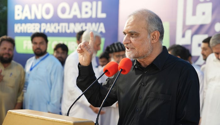 Jamaat-e-Islami chief Hafiz Naeem ur Rahman delivers a speech to the youth at an aptitude test of the Bano Qabil programme on July 6, 2024. — Facebook/Hafiz Naeem ur Rehman