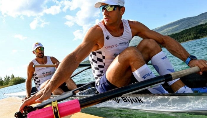 Croatian rowers and brothers Martin Sinkovic (right) and Valent Sinkovic (left).— AFP/file