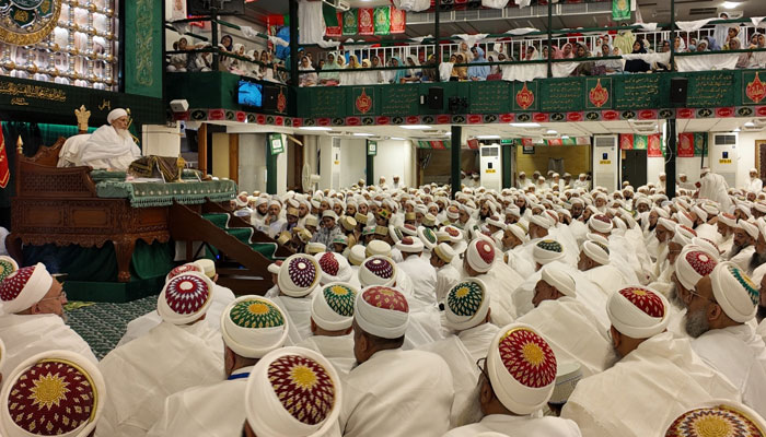 Leader of the Dawoodi Bohra community Mufaddal Saifuddin delivers sermon at Karachis Taheri Masjid on July 8, 2024. — Supplied