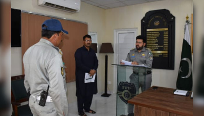 CTO Sarfraz Virk speaks to police officers at Traffic Police Headquarters on July 9, 2024. — Facebook/Islamabad Police