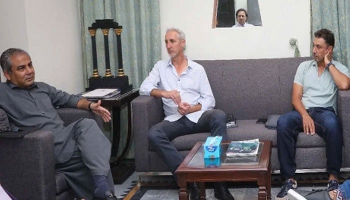 Chairman PCB Mohsin Naqvi (left) in a meeting with Pakistans red-ball coach Jason Gillespie and assistant coach Azhar Mahmood. — PCB/file