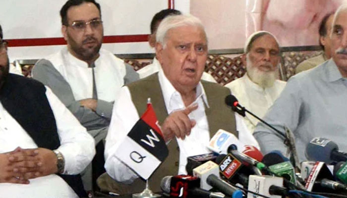 Qaumi Watan Party (QWP) Chairman, Aftab Khan Sherpao addresses to media persons during press conference, in Peshawar on June 29, 2024. — PPI