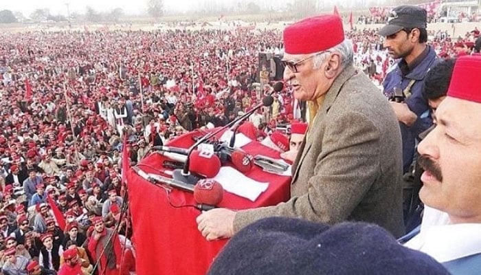 Awami National Party (ANP) Rehbar Tehreek Asfandyar Wali Khan seen in this undated image. —APP/file