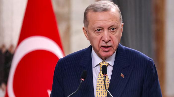 Erdoğan ekonomik hatalarının kefaretini öderken Türkler için karanlık günler
