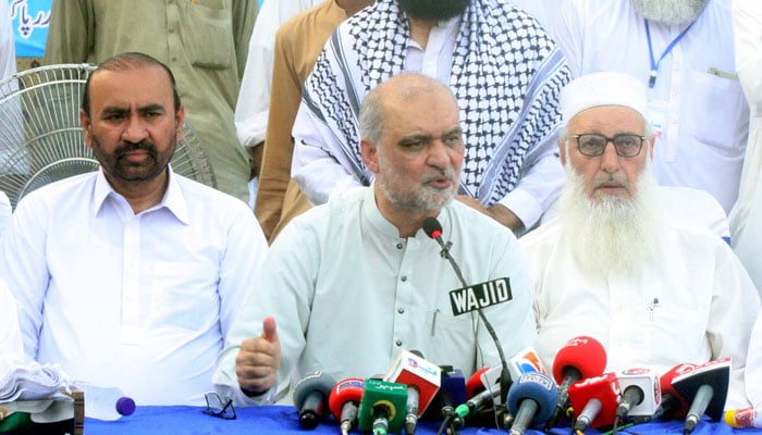 Jamat-e-Islami (JI) Chief, Hafiz Naeem-ur-Rehman addresses during the Tajir Convention at Markaz-e-Islami in Peshawar on  July 21, 2024. — PPI