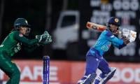 SL edge out Pakistan in thriller to make the final