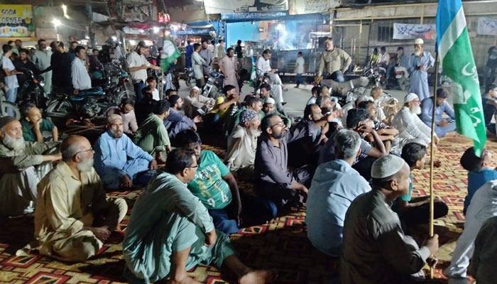 Activists and supporters of Jamaat-e-Islami stage sit-in at a location in Karachi to show solidarity with the protest in Rawalpindi on July 27, 2024. — Facebook/Jamaat e Islami Karachi