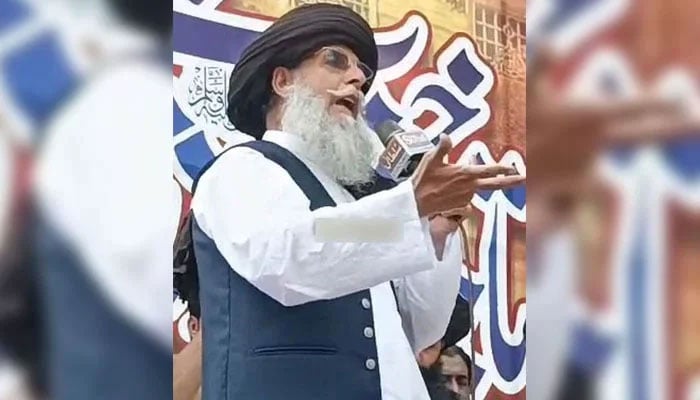 Tehreek-e-Labbaik Pakistan (TLP) Vice Emir Pir Zaheerul Hasan Shah speaks at a protest rally outside Lahore Press Club on July 28, 2024. — Geo News/reporter