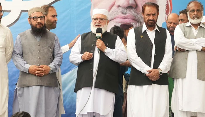 Jamaat-e-Islami Vice Emir Liaqat Baloch (centre) addresses the workers during the sit-in at Rawalpindis Murree Road on July 29, 2024. — Facebook/@JIPOfficial1