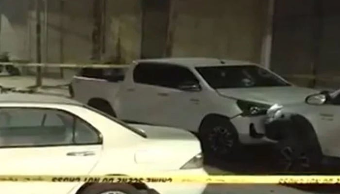 An image showing the two vehicles (right) involved in deadly shooting in Karachis DHA on July 26, 2024. — Screengrab via Geo News