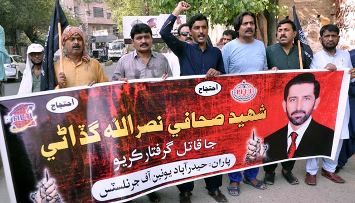 Members of Hyderabad Union of Journalists are holding protest demonstration against the killing of Journalist Nasrullah Gadani (late) at the Hyderabad press club on Saturday, May 25, 2024. — PPI