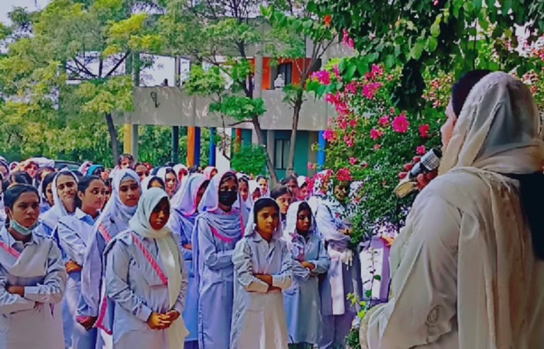 Principal Prof Shagufta Owais Islamabad Model College for Girls (IMCG), I-8/4, on the occasion of  Independence Day on August 10, 2024. — screen grab via Facebook/@IMCG I-8/3