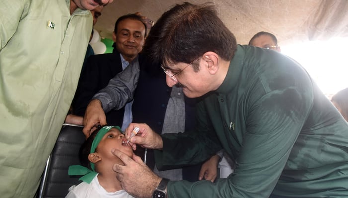 Sindh Chief Minister Syed Murad Ali Shah administering polio drops to a child August 14th, 2024. — Facebook/@SindhCMHouse